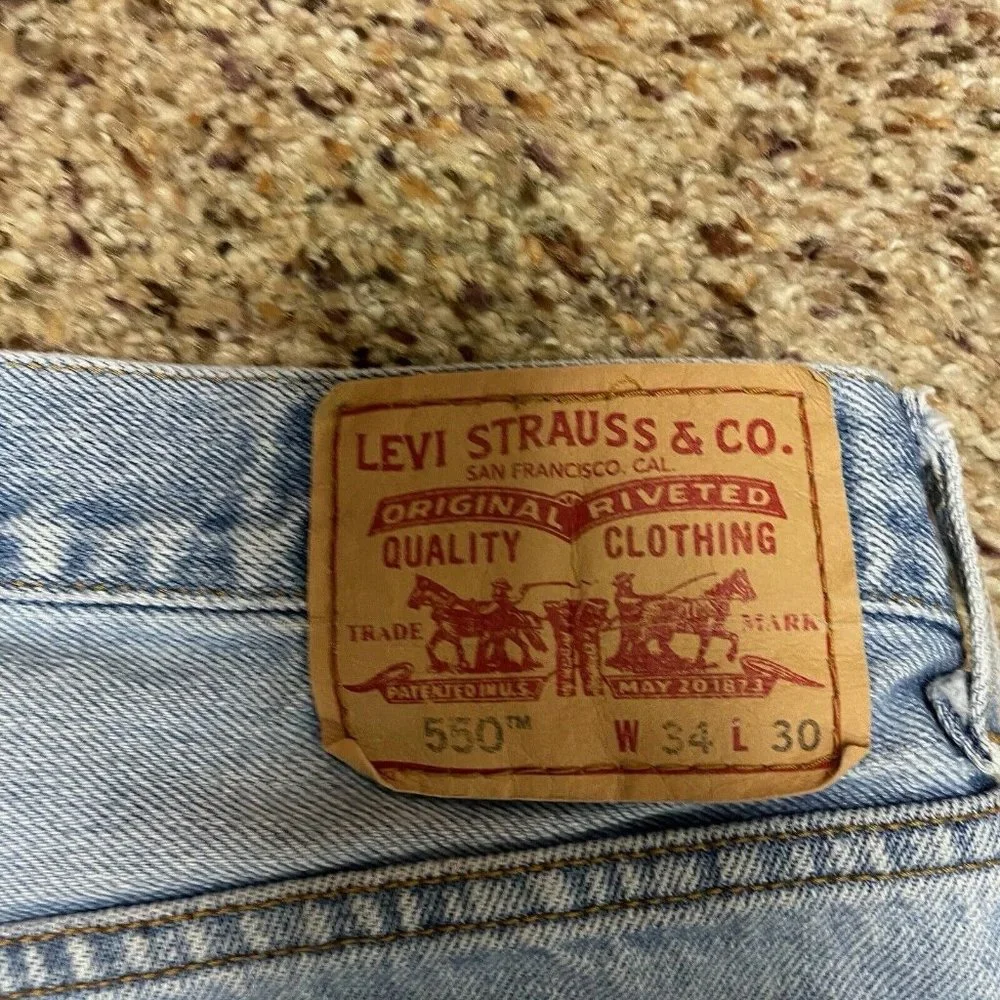 Vintage Levi’s 550 Relaxed‎ Fit Tapered Leg 34x30